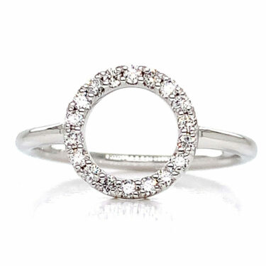 18CT White Gold Diamond Set Circle Ring